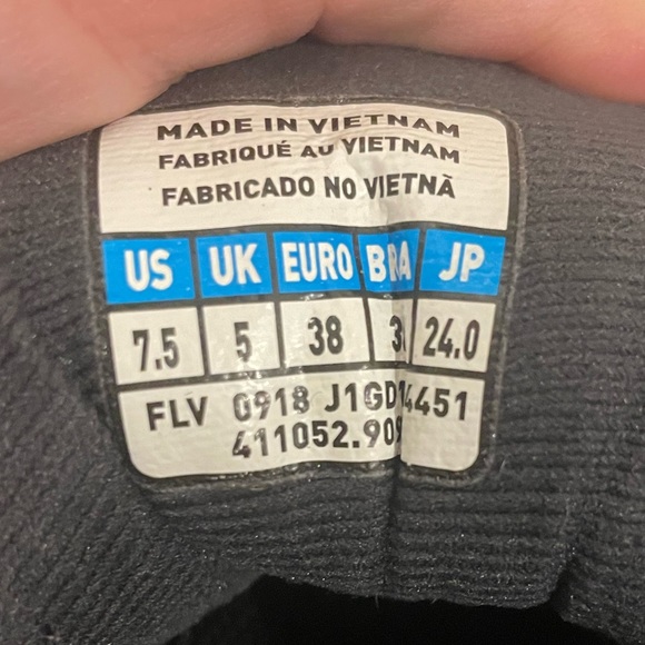 Great running shoes! - Picture 2 of 3